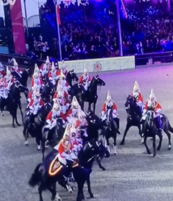 ‘Oh Crap’ Monday: Even the Queen’s Horses Can’t Keep It Together