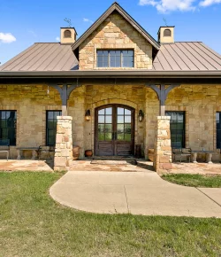 Fantasy Farm Friday: 137 Acres in the Lone Star State